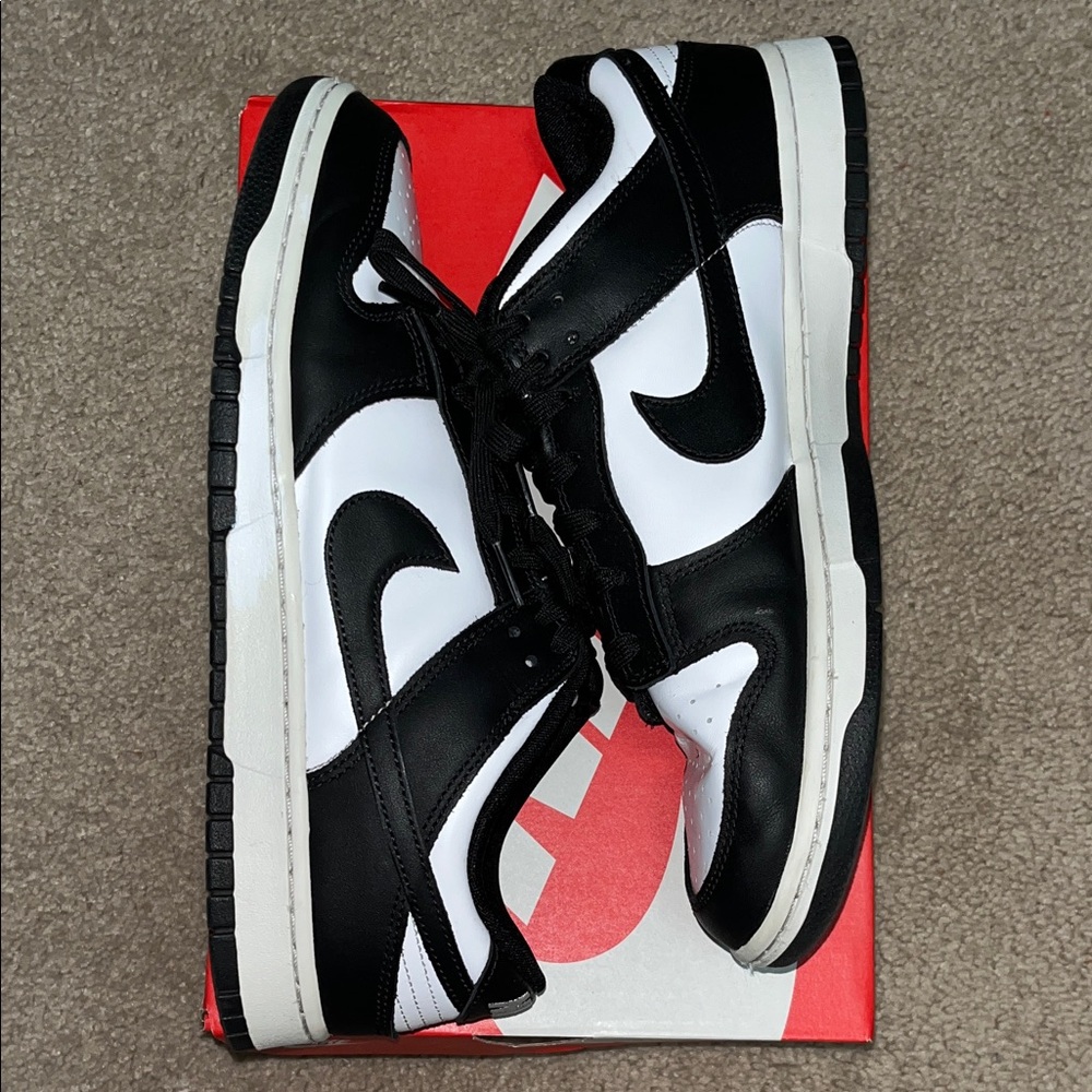 Nike dunk pandas